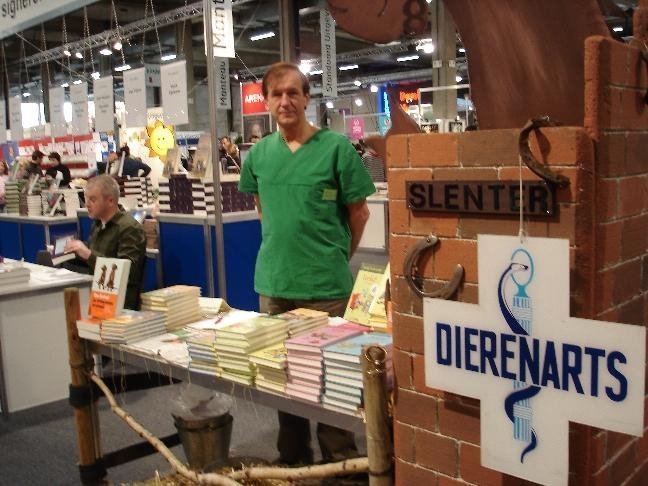 maartenopdeboekenbeursslenter2.jpg