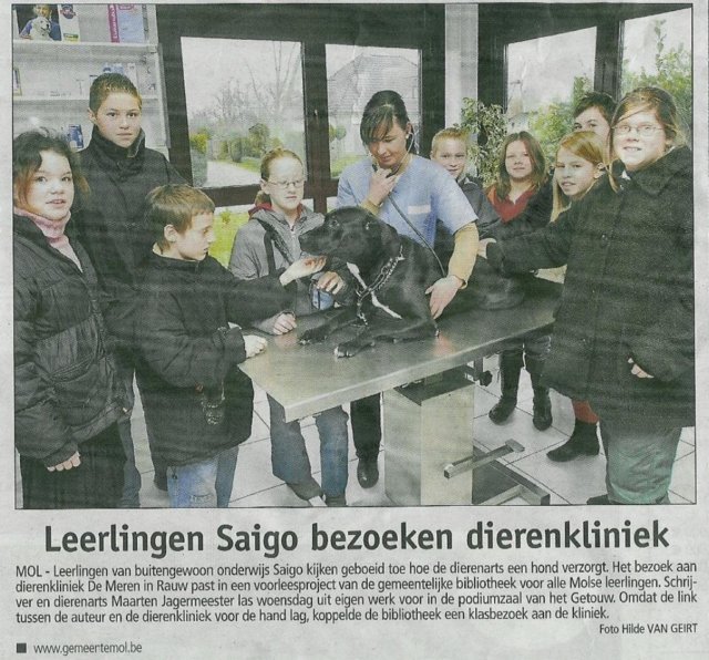 leerlingensaigobezoekendierenkliniek.jpg